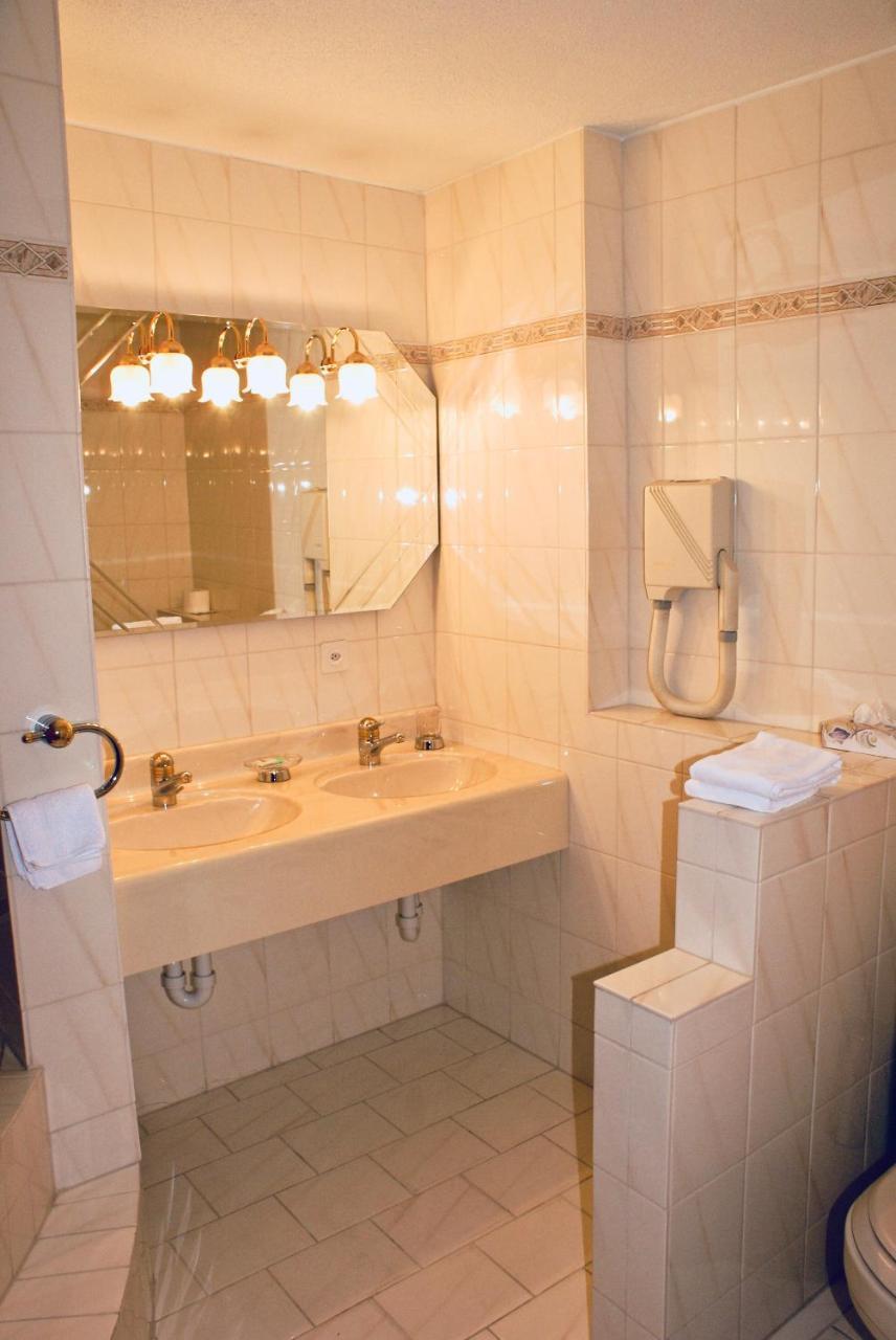 Hotel Du Pont 3*