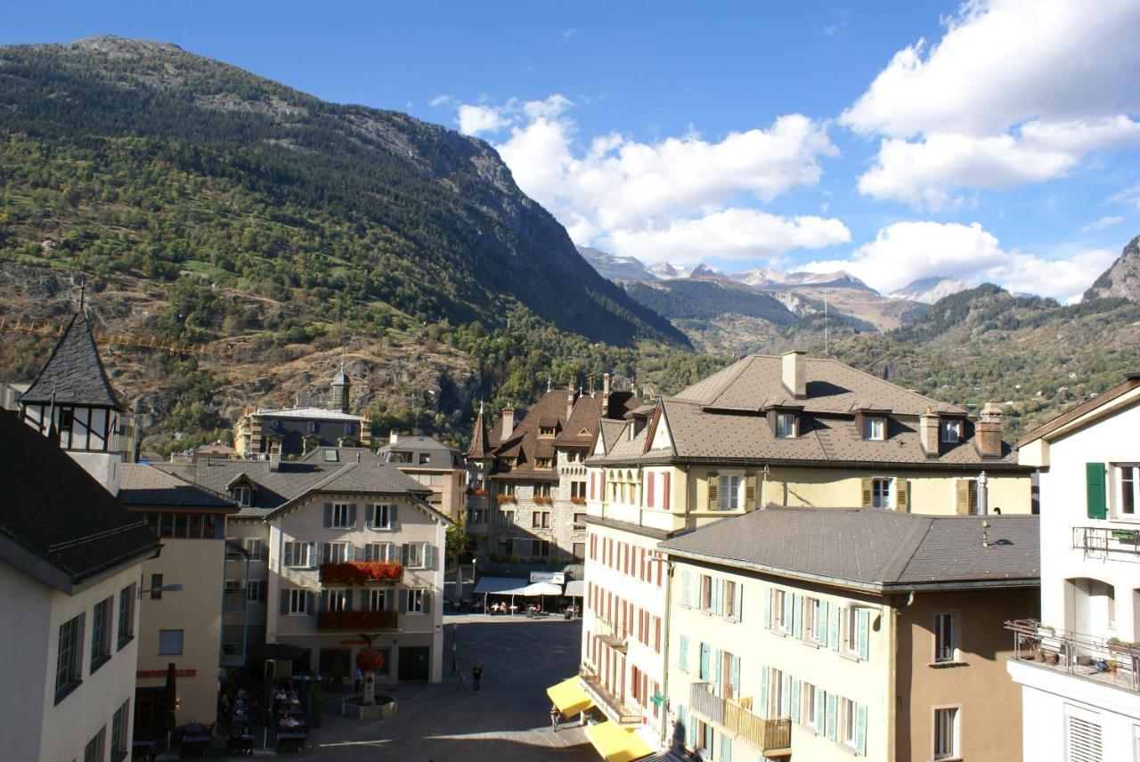Du Pont Hotel